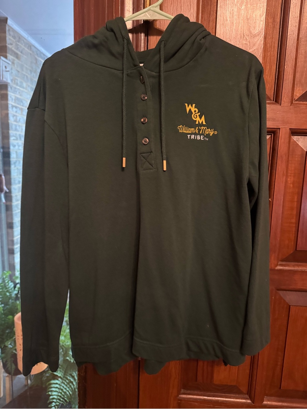 Champion William & Mary long sleeved hoodie XL